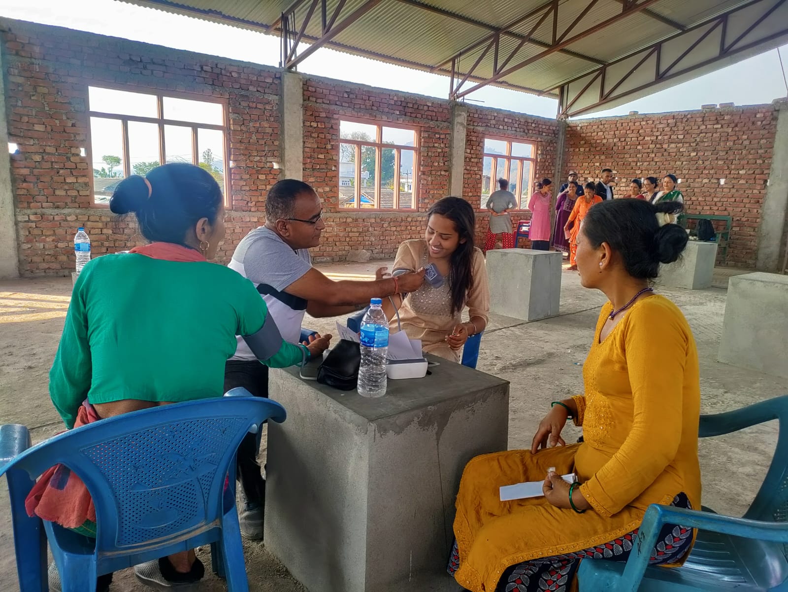 निजगढमा निःशुल्क स्वास्थ्य शिविरबाट ९ सय बढी महिला लाभान्वित