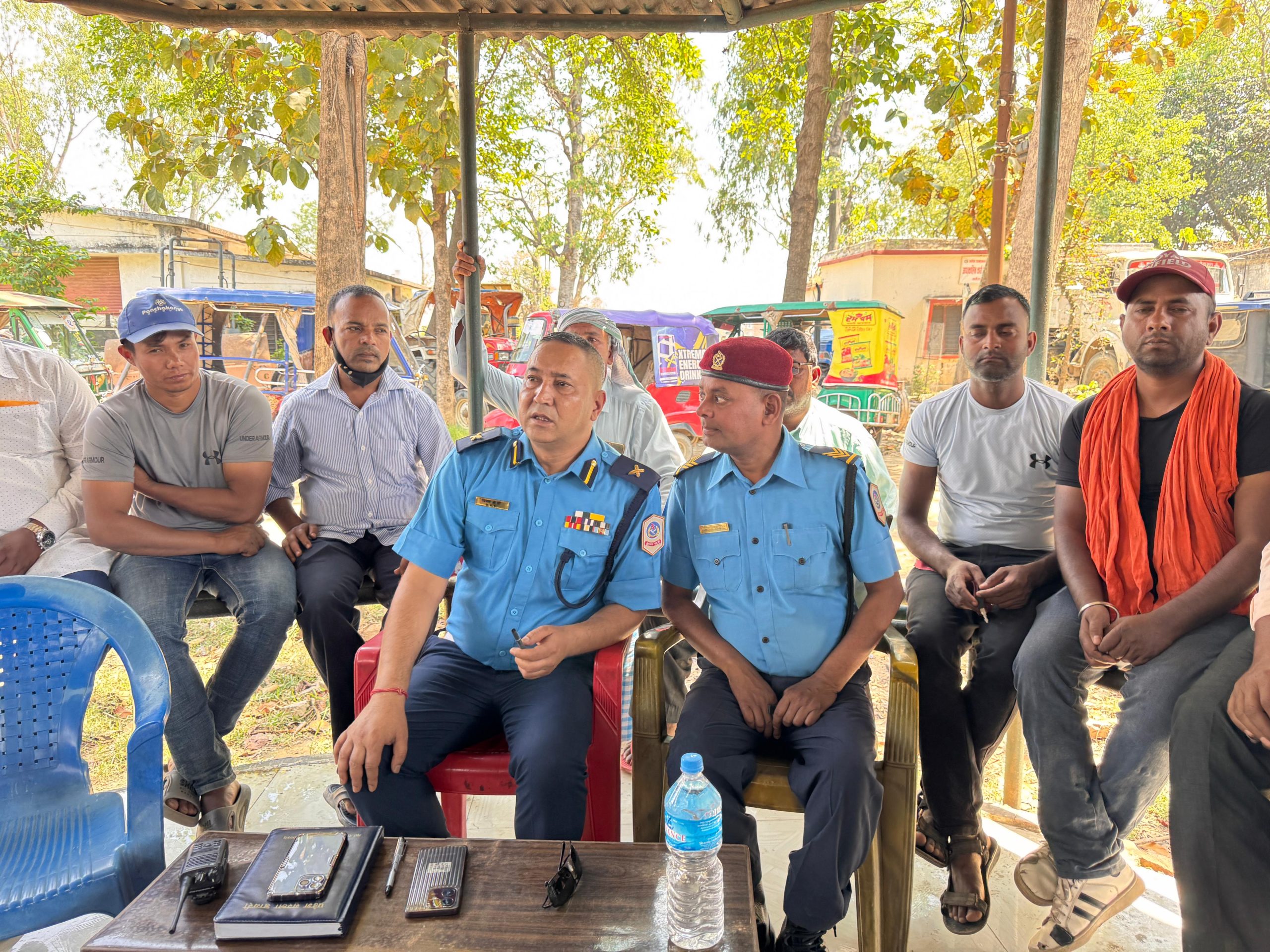 सवारी दुर्घटना न्यूनीकरण अभियान सञ्चालन गर्दै बारा ट्राफिक प्रहरी