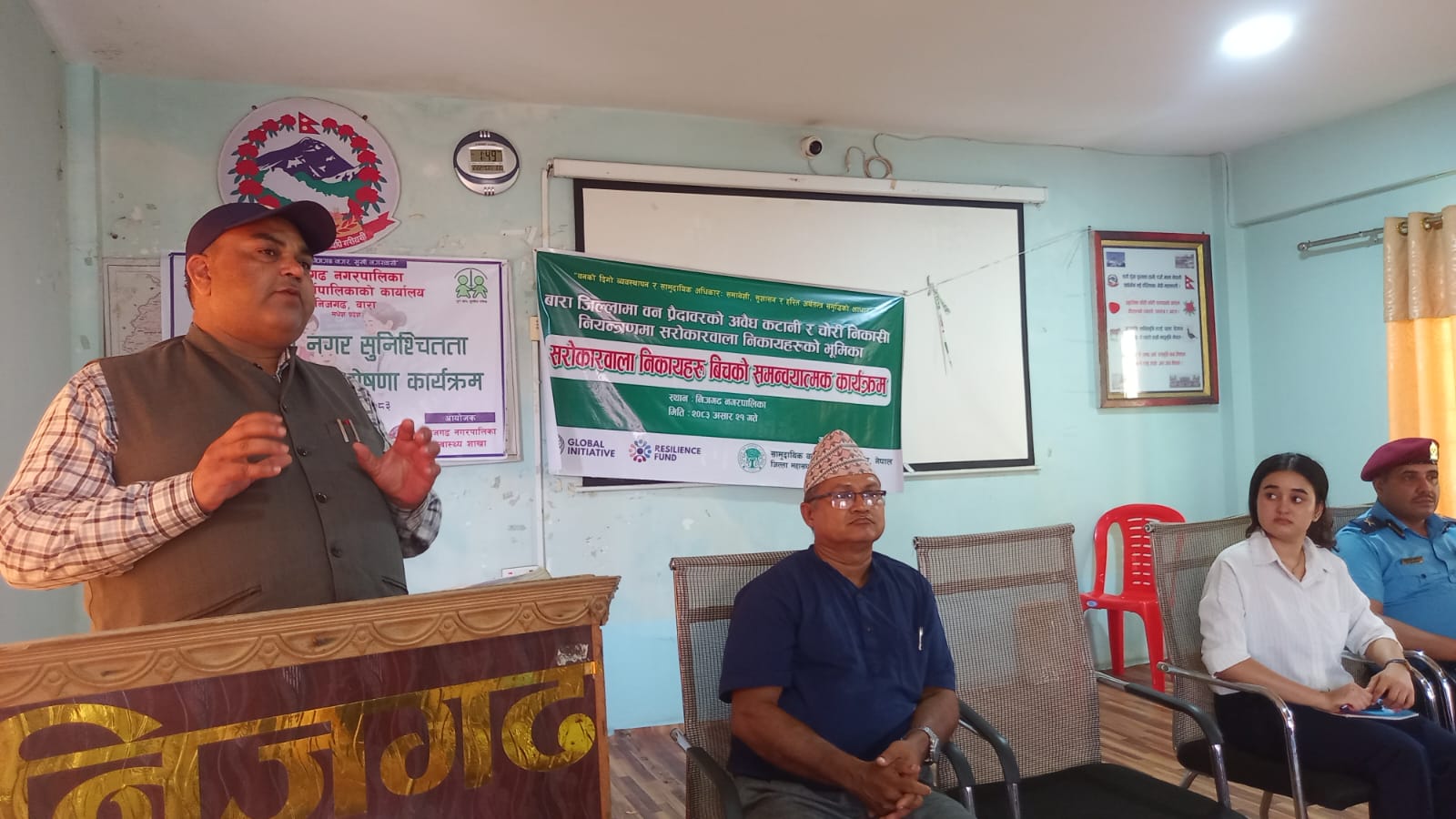 वन संरक्षणमा स्थानीय तहका जनप्रतिनिधिहरुले चासो दिएनन् ः डिएफओ  झा