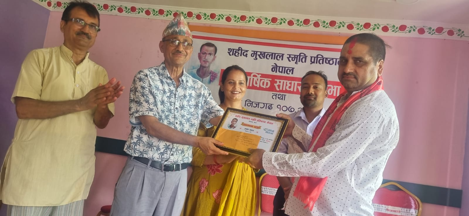 बडाल र पौडेललाई जेहेन्दार विद्यार्थी पुरस्कार