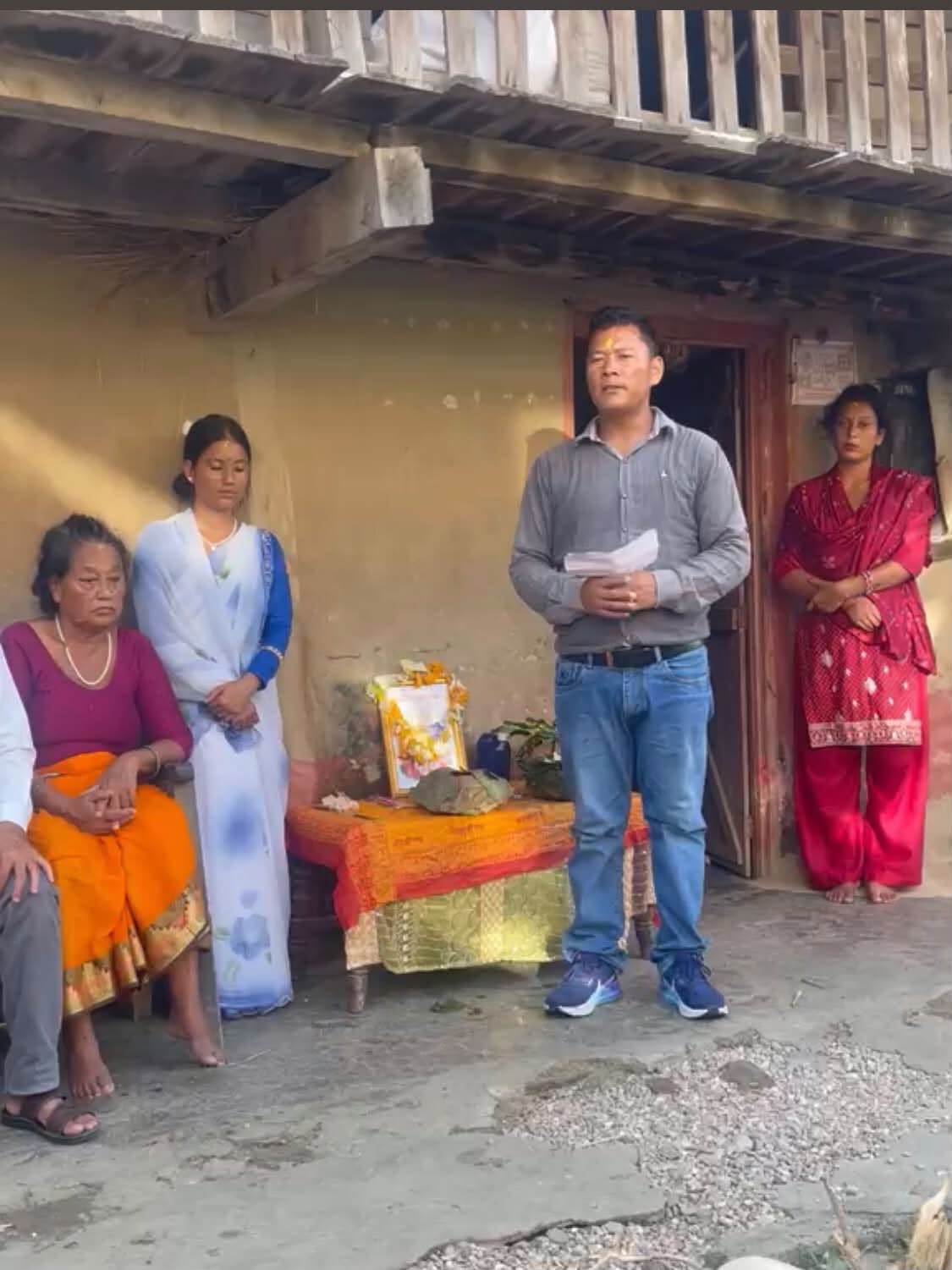 बाढीमा बेपत्ता राज विष्टको परिवारको लागि एमाले निजगढले घर निर्माण गर्ने